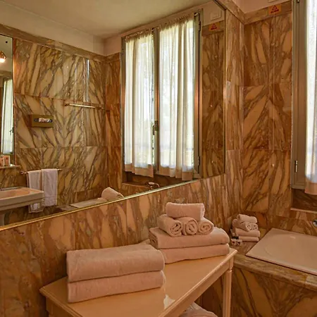 Hotel Grand De Londres 4*