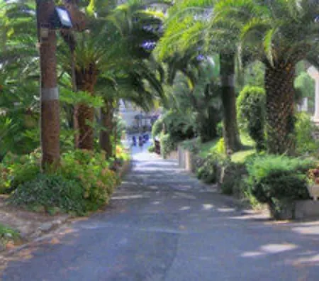 Hotel Grand De Londres 4*