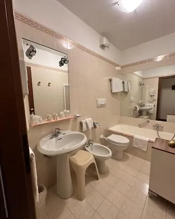 Hotel Grand De Londres 4*