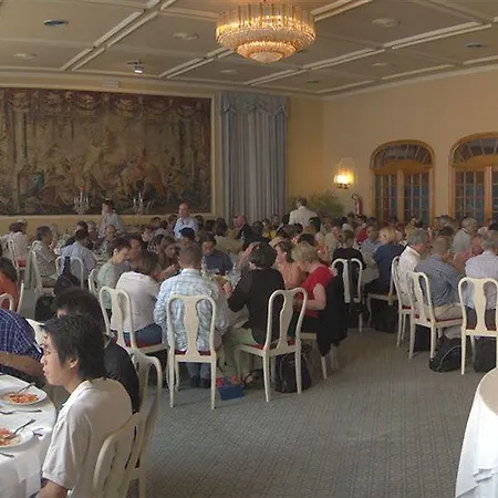 德隆德雷斯格兰德酒店 4*