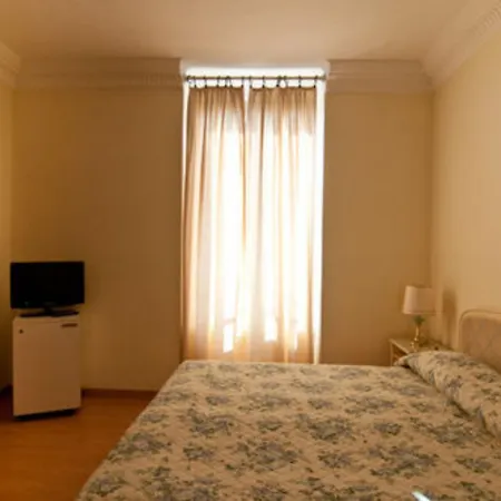 Grand De Londres Hotel 4*