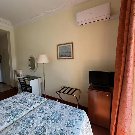 Grand De Londres Hotel 4*