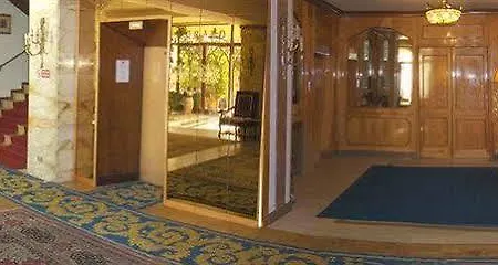 德隆德雷斯格兰德酒店 酒店 圣雷默