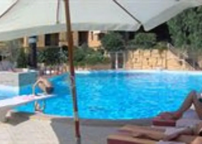 Grand De Londres Hotel 4*