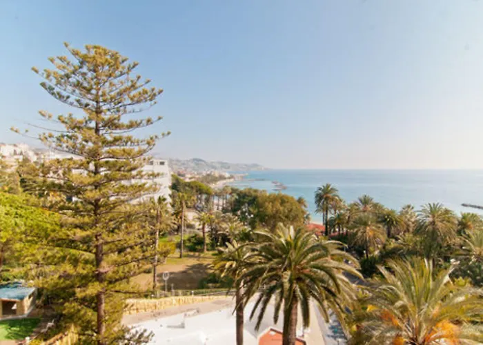 Grand De Londres Hotel 4*