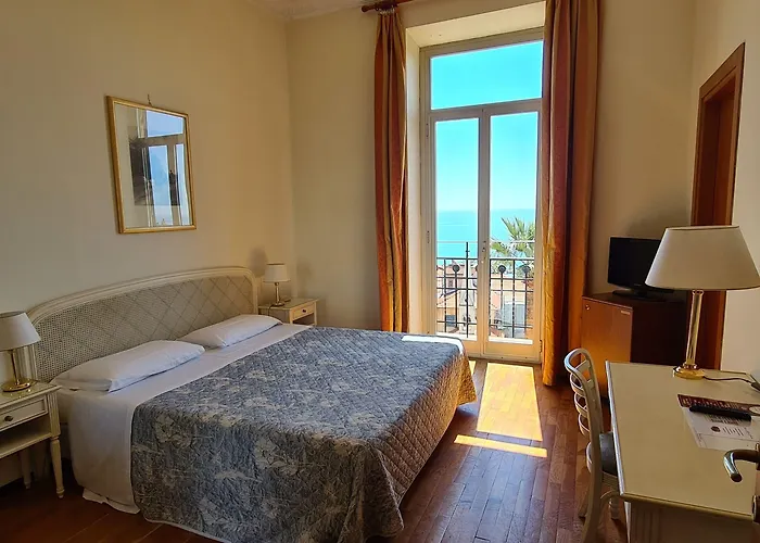 Hotel Grand De Londres 4*