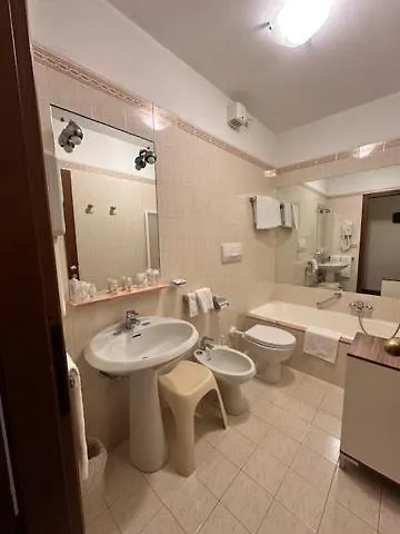 Hotel Grand De Londres 4*