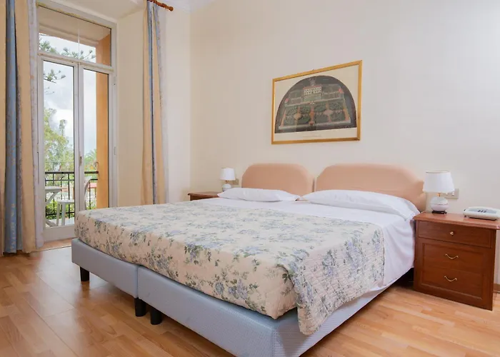 Grand De Londres Hotel 4*