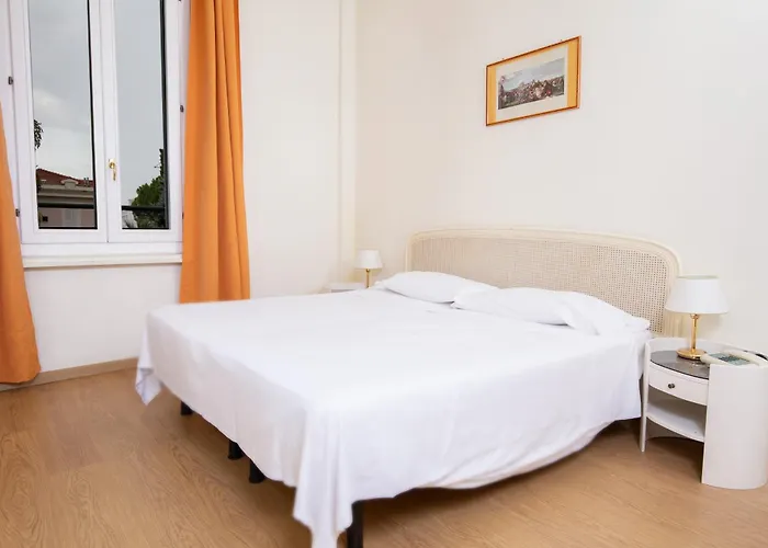 Grand De Londres Hotel 4*