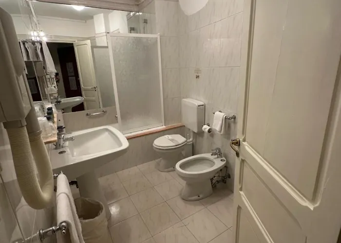 Отель Grand De Londres