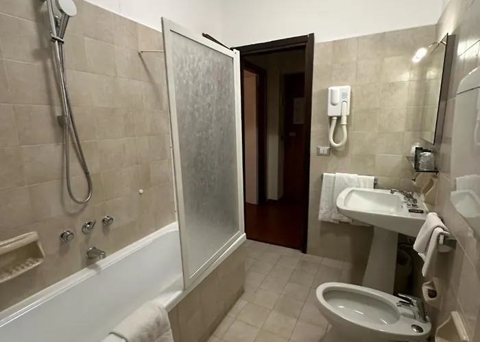 Grand De Londres Hotel 4*